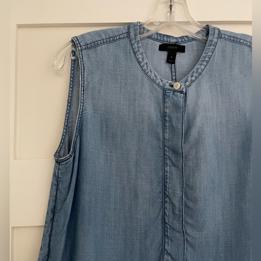 Sleeveless JCrew Tensel Top. Light Denim, Sz 6